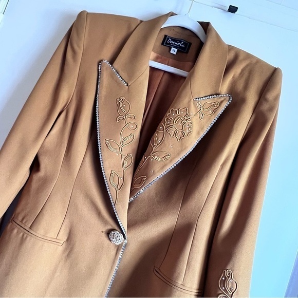 VINTAGE mustard yellow blazer—ERAS tour outfit Taylor Swift - Picture 5 of 10